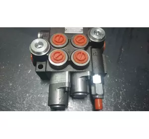 Гидрораспределитель двухсекционный 2Р40 Badestnost с плавающим положением К15 на одну секцию Гидрораспределитель двухсекционный 2Р40 Badestnost с плавающим положением К15 на одну секцию