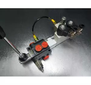 Гидрораспределитель 1P40 EHOR 1 секционный с гидроэлектроуправлением (ручное+электро) 40 л/мин 12/24 Корея Гидрораспределитель 1P40 EHOR 1 секционный с гидроэлектроуправлением (ручное+электро) 40 л/мин 12/24 Корея