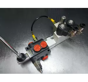 Гидрораспределитель 1P80 EHOR 1 секционный с гидроэлектроуправлением (ручное+электро) 80 л/мин 12/24 Корея Гидрораспределитель 1P80 EHOR 1 секционный с гидроэлектроуправлением (ручное+электро) 80 л/мин 12/24 Корея