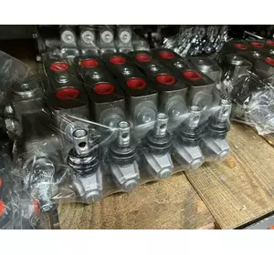 Гидрораспределитель GMS 150L GS16/4 150-170 л/мин 4 секционный с плавающими секциями на Кировец,К700 Гидрораспределитель GMS 150L GS16/4 150-170 л/мин 4 секционный с плавающими секциями на Кировец,К700
