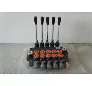 Гидрораспределитель импорный К 700 Кировец Гидрораспределитель импорный К 700 Кировец