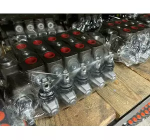 Гидрораспределитель GMS 150L GS16/5 150-170 л/мин 5 секционный с плавающими секциями на Кировец,К700 Гидрораспределитель GMS 150L GS16/5 150-170 л/мин 5 секционный с плавающими секциями на Кировец,К700