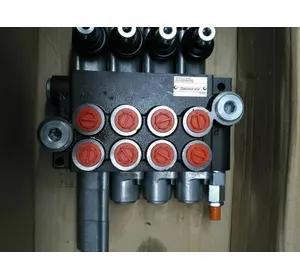 Гидрораспределитель четырехсекционный 4Р40 с плавающим положением К15 на один золотник Гидрораспределитель четырехсекционный 4Р40 с плавающим положением К15 на один золотник