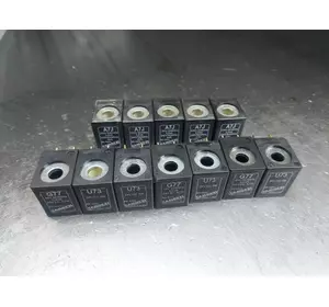 Соленоид CAMOZZI U77 AC 110 3,1W 27,5 х 22 х 29,5 мм Соленоид CAMOZZI U77 AC 110 3,1W 27,5 х 22 х 29,5 мм