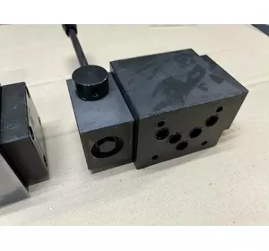 Гідророзподільник 4WMM10-G з ручним керуванням і фіксацією (ВММ10.64Ф) Гідророзподільник 4WMM10-G з ручним керуванням і фіксацією (ВММ10.64Ф)