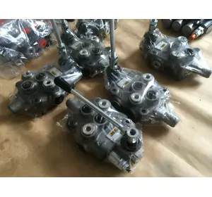 Розподільники з ручним керуванням станочні Розподільники з ручним керуванням станочні