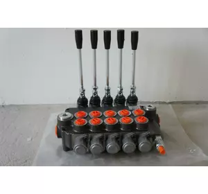 Гідророзробник 5 секцій 5Р40 Badestnost з фіксацією 1 золотавця Гідророзробник 5 секцій 5Р40 Badestnost з фіксацією 1 золотавця