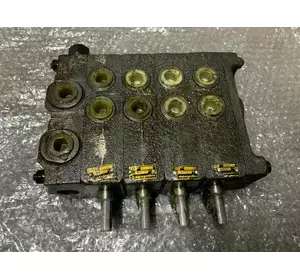 Гідророзподільник РХ-346 (8 секцій) Гідророзподільник РХ-346 (8 секцій)