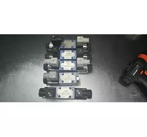 Гідророзподільник Ponar 4WE6 D 32/OFG24NZ4 (ВЕ6.574А ОФ Г24) Гідророзподільник Ponar 4WE6 D 32/OFG24NZ4 (ВЕ6.574А ОФ Г24)