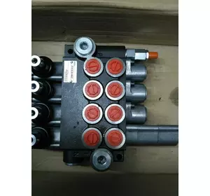 Гідророзподільник чотирисекційний 4Р40 з плавальним положенням К16 на один золотник Гідророзподільник чотирисекційний 4Р40 з плавальним положенням К16 на один золотник