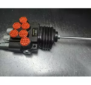 Гідророзподільник Р40 2 секційний з джойстиком Корея на Т25, ЮМЗ, МТЗ, Т40 Гідророзподільник Р40 2 секційний з джойстиком Корея на Т25, ЮМЗ, МТЗ, Т40