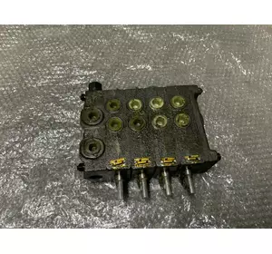 Гідророзподільник РХ-346 (3 секції) Гідророзподільник РХ-346 (3 секції)
